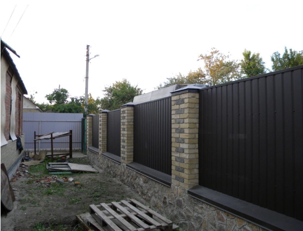 паркан з профнастилу